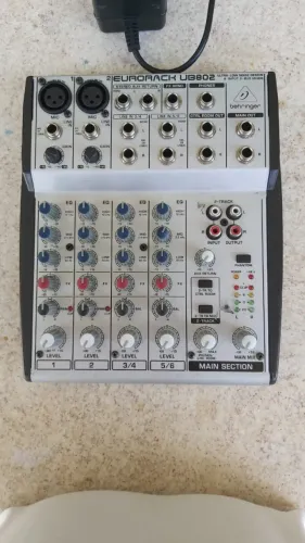 Mesa de som Behringer Eurohack 802