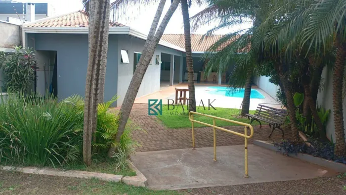 Chácara Condomínio Favoreto com Piscina à venda, 500m² por R$ 700.000 - Copacabana Residen