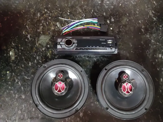 Rádio automotivo