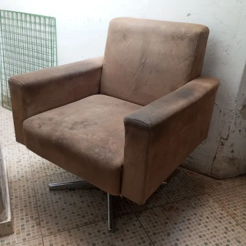 Poltrona Giratória em Suede 