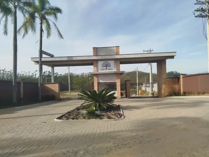 Terreno Plano 1000m em Cond Altos do Itaoca - Guararema - SP