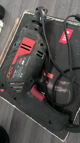 Furadeira bosch pouco uso 