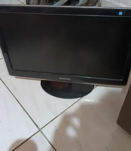 Monitor Samsung P2370 funcionando perfeitamente