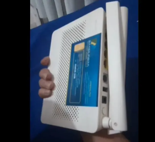 Vendo Roteador Huawei funcionando normal, sem fonte. Retirado após mudança. Garantia  ctt 