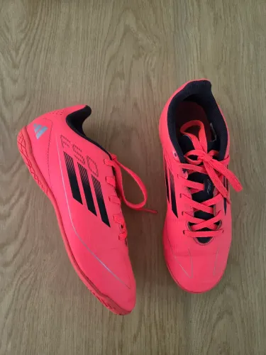 chuteira futsal adidas f50 club laranja 33