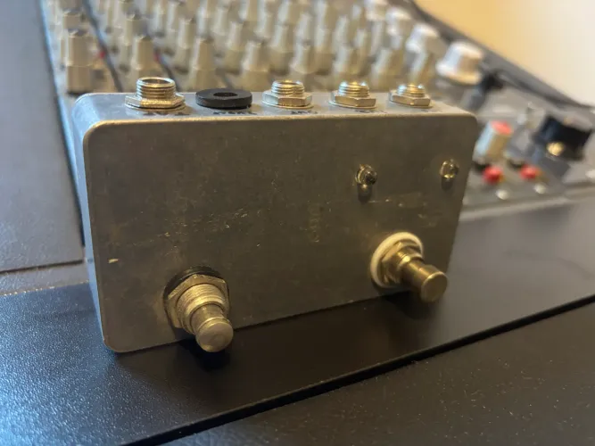 Pedal Y para dois inputs e 1 out com TAP Tempo