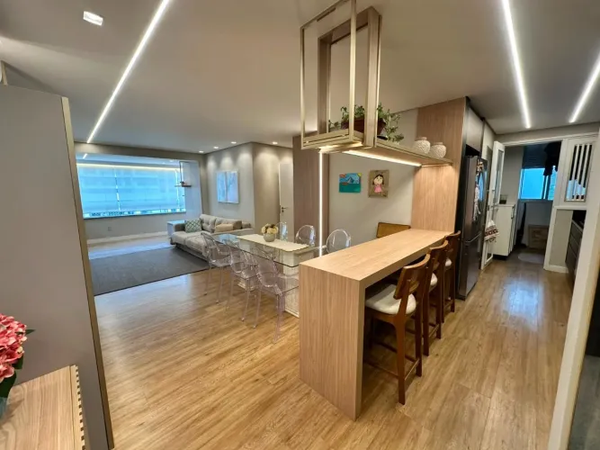 Apartamento de 4 dormitórios à venda no Itacorubi