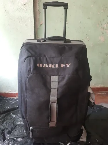 Mala Oakley Grande