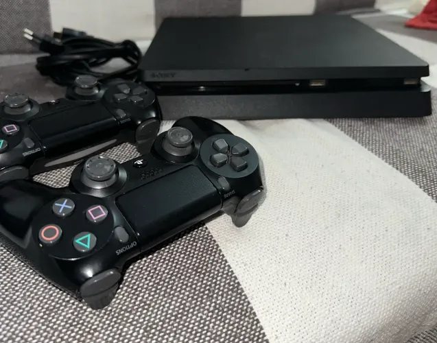 PlayStation 4 Seminovo 