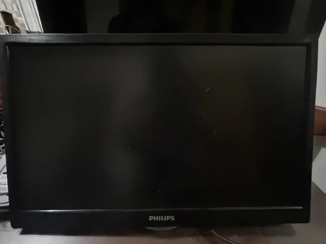 Monitor LCD Philips 19 polegadas Usado