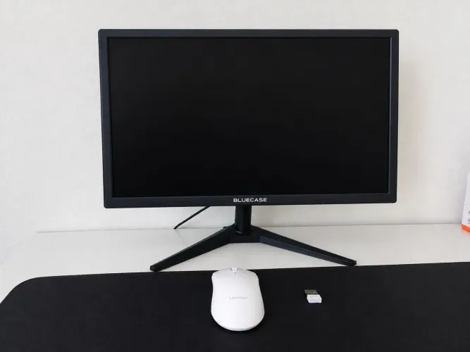 MONITOR BLUECASE 19 POLEGADAS 60 HZ