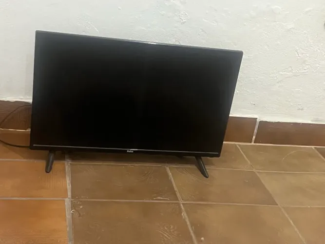 Vendo TV Philco LED de 28 polegadas