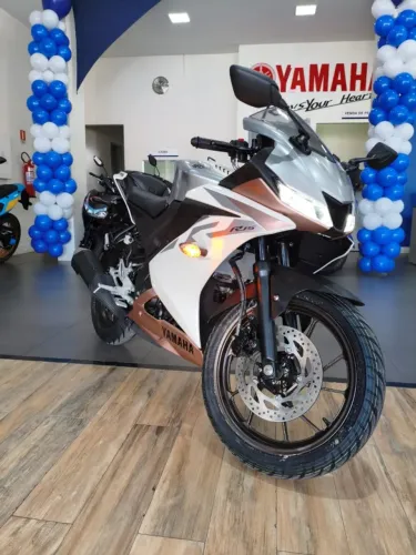 NOVA YZF R15 ABS - 2026 - 6 MARCHAS