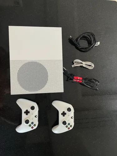 Vendo Xbox One S - 1TB