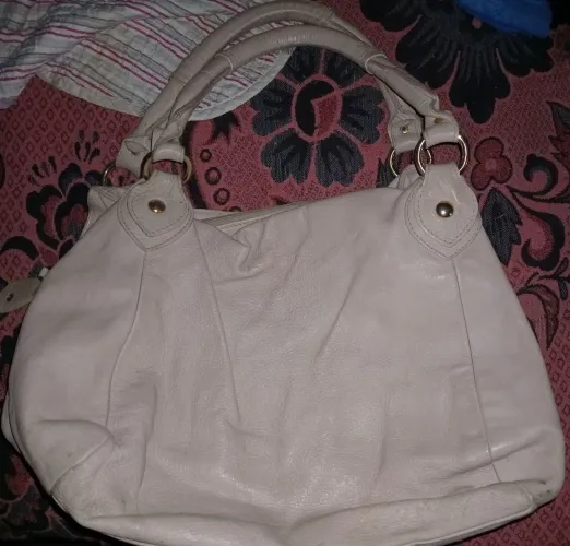 Bolsa em couro bege