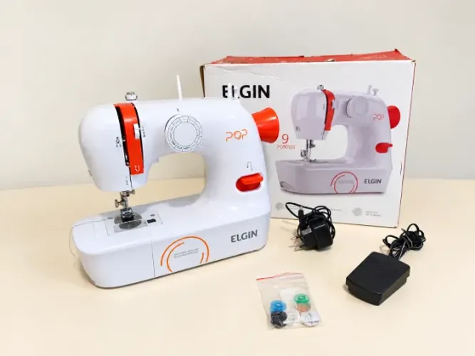 Máquina de costura Elgin Pop