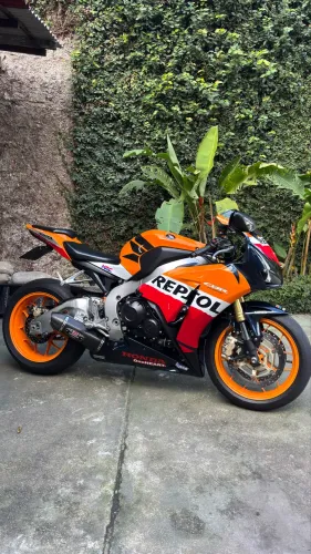 Cbr 1000rr Repsol impecável baixo km