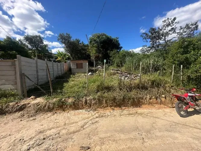 EXCELENTE TERRENO EM RAVENA PROXIMO AO CENTRO 500M