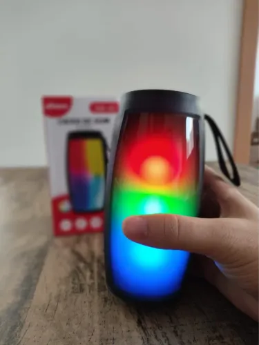 Caixinha de som XTRED com RGB