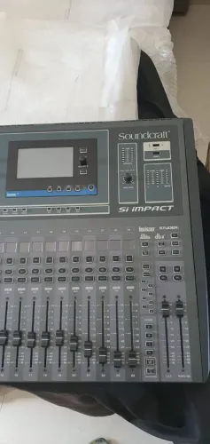 Soundcraft Si Impact 32-Channel Digital Mixer<br>