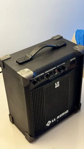 Caixa Amplificadora LL Áudio bivolt 