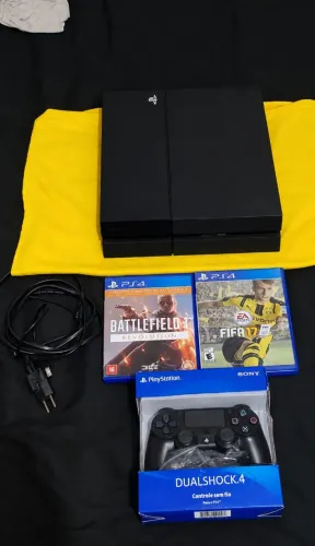 PS4 Semi Novo Com 6 Jogos !!