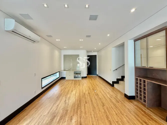 Aluguel de Casa em Condomínio de Luxo no Swiss Park - Campinas-SP: 3 Quartos, 1 Suíte, 3 S