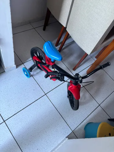 Bicicleta infantil linda e em ótimo estado 170,00