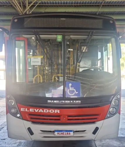 NEOBUS MEGA MERCEDES-BENZ