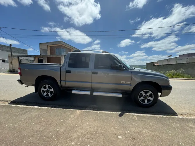 Chevrolet S10 Pick-up Exec. 2.8 4X4 CD TB Int.dies 2004