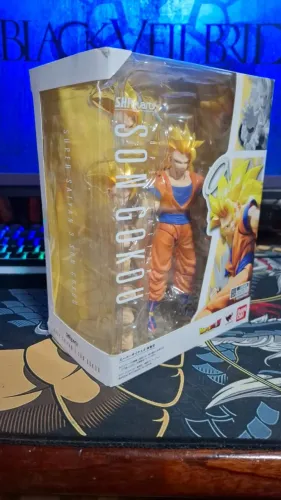 Goku SSJ3 SH Figuarts Bandai