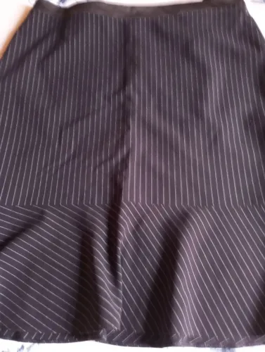 Vendo essa 6 saias Tam M e G tudo 50.00 reais 