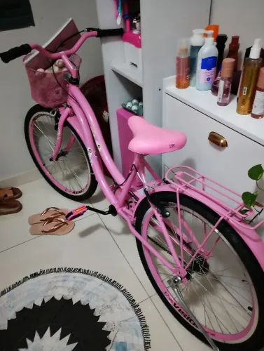 Vendendo uma bicicleta aro 24. Rosa . Retirada no local.lical