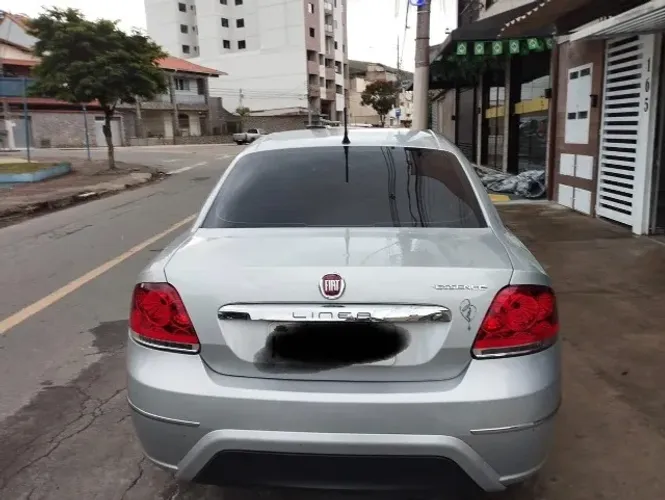 Fiat Linea Essence Dualogic 1.8 Flex 16V 4P 2015