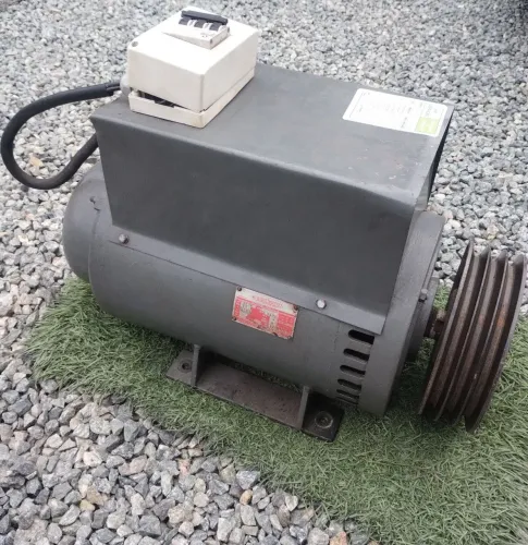 Alternador gerador trifásico