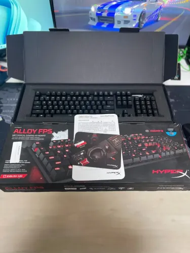 Teclado Hyperx Alloy Fps Cor Preto Com Luz Vermelho