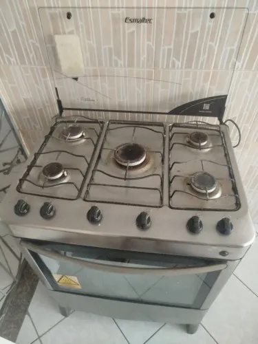 Vendo fogão semi novo