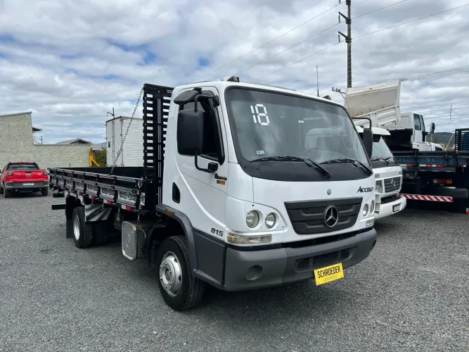 Mercedes Benz Accelo 815