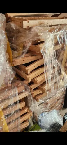 Vendo Melgueira e Quadros para Apiario 