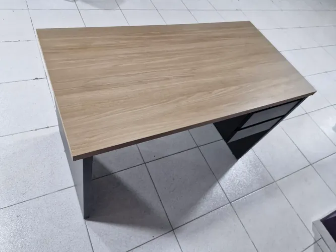  Mesa de Escritório Moderna MDF - Pouquíssimo Uso - Oportunidade Única!