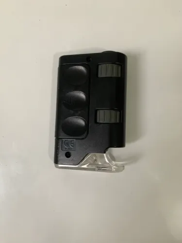 Microscópio portátil com iluminação