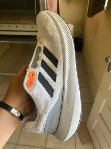 Tênis adidas