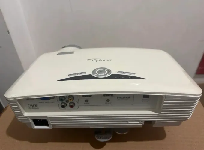 Kit Optoma projetor com 5 caixas BOSE