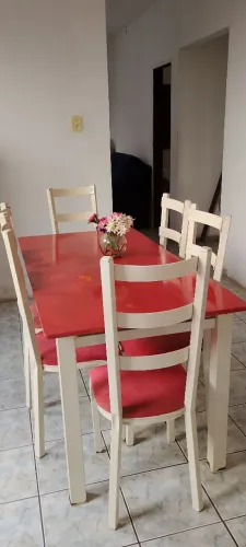 Mesa com 6 cadeiras