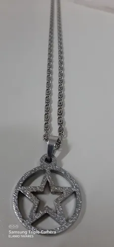 Corrente com pingente estrela