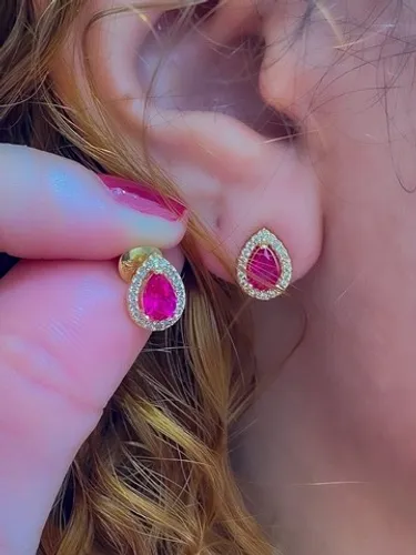 Brincos cravejados de ouro18k 