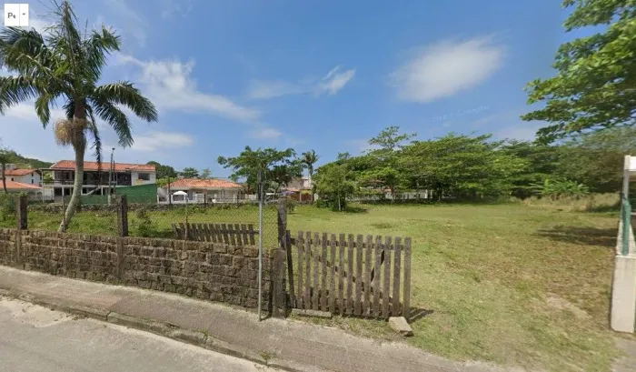 Terreno com 3421m² - À venda em Ponta das Canas.