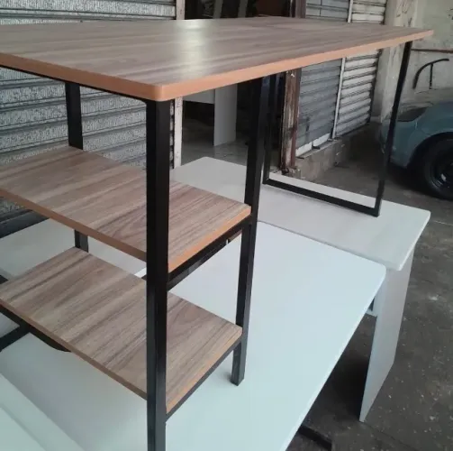 nov - mesa reta mdf industrial com prateleiras