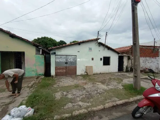 R. MAGALHÃES FILHO CASA RESIDENCIAL COM KITNETES - BAIRRO: AEROPORTO