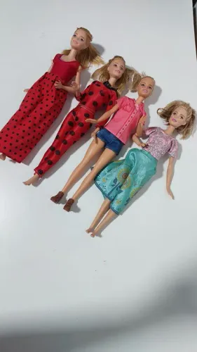 Lote de bonecas Barbie